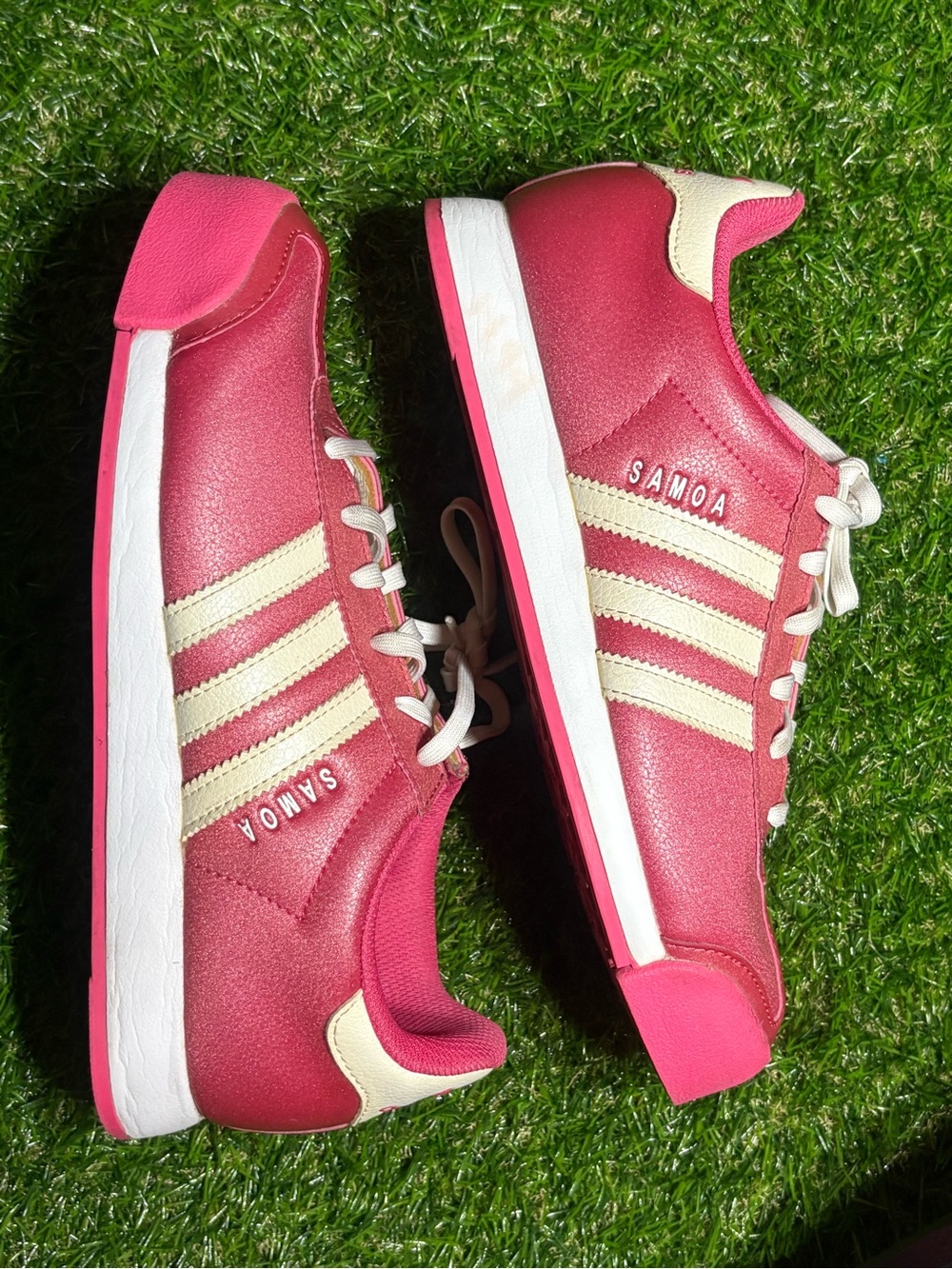 Adidas Samoas Women's Retro Runner in Pink and Cream women’s 6.